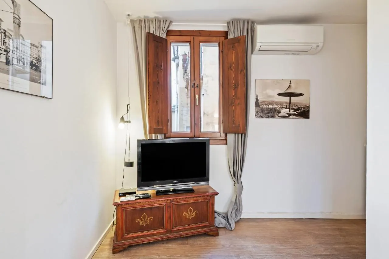 Palazzo Pitti & Boboli Comfortable Apartment Florence Italy