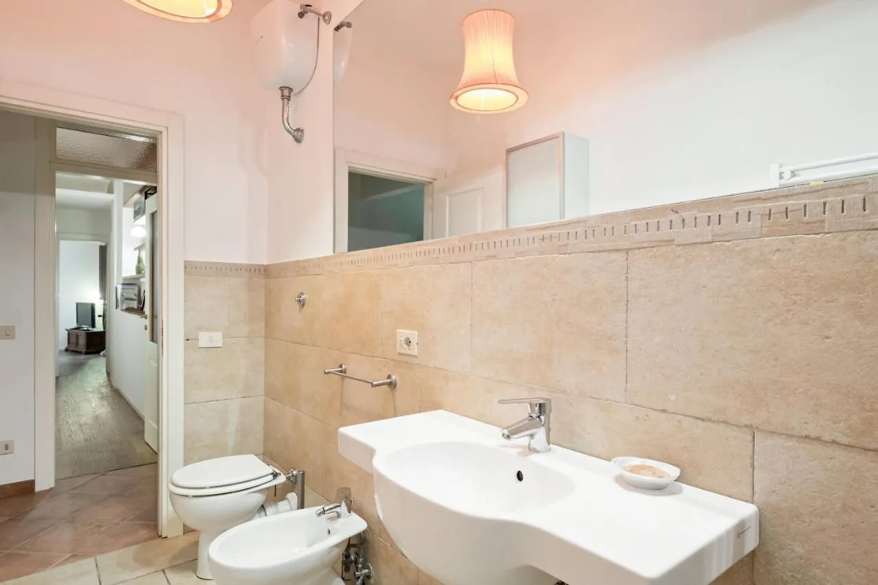 Palazzo Pitti & Boboli Comfortable Apartment Florence